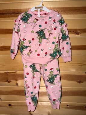 The Grinch Girls' Pink Holiday Pajama Set by The Grinch